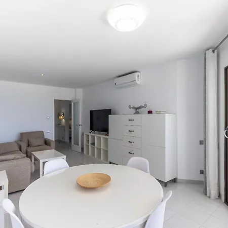 Uhc Santillana Family Complex *