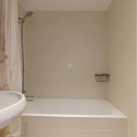 Uhc Santillana Family Complex Apartment